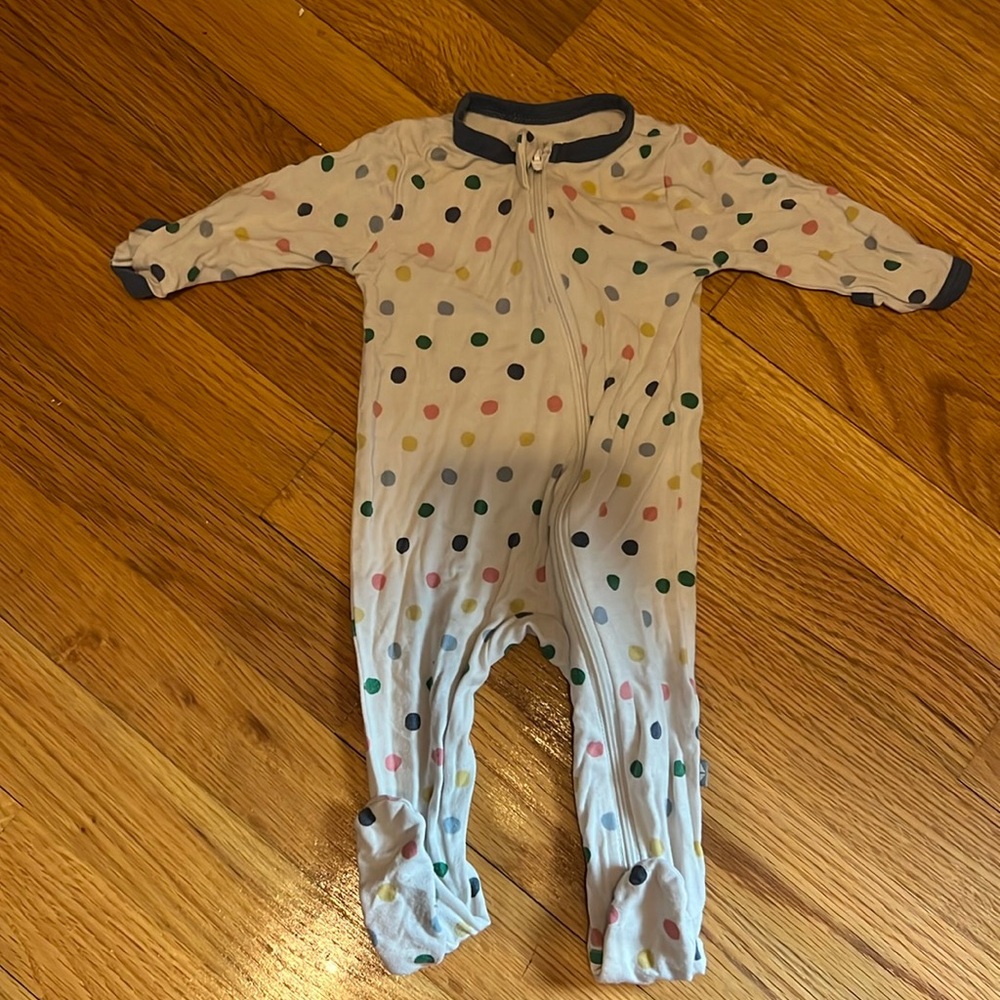 Kyte Baby footie size 0-3 months